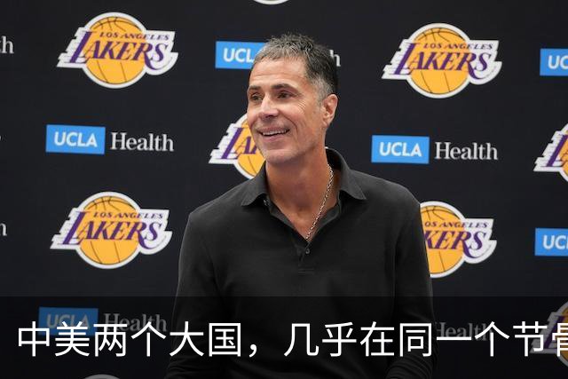中美两个大国，几乎在同一个节骨眼上，同时把士兵手里的枪换了。